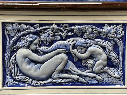 GIEN période 1866-1871
Très importante jardinière...