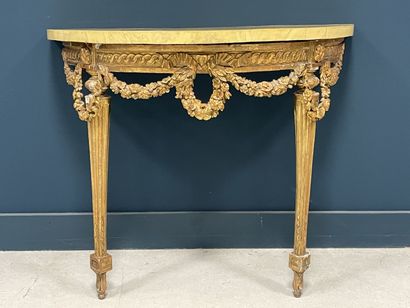 Console en bois sculpté et doré, plateau...