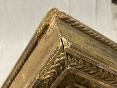 Cadre en bois et stuc doré
Dim. intérieur:...