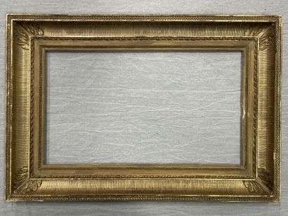 Cadre en bois et stuc doré
Dim. intérieur:...