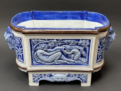GIEN période 1866-1871
Très importante jardinière...