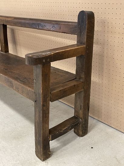 Grand banc de communauté en chêne.
XVII°...