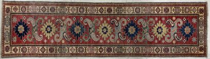 Tapis galerie Kazak en laine, fait main....