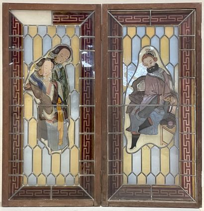 Paire de vitraux à décor d'un couple chinois.
Fin...