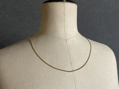 Chaine en or , maille forçat.
Or 750 °/00
L:...