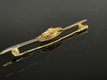 Barrette en or sertie d'un diamant et petits...