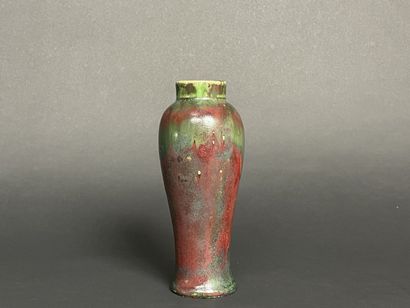 Pierre-Adrien DALPAYRAT (1844-1910)
Vase...