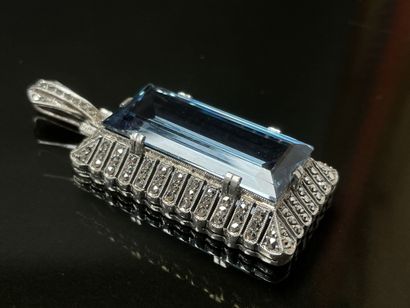 Theodor FAHRNER (1859-1919) & co
Grand pendentif...