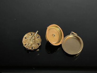Broche et médaillon souvenir en or 750°/00.
D:...