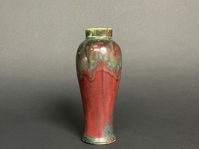 Pierre-Adrien DALPAYRAT (1844-1910)
Vase...