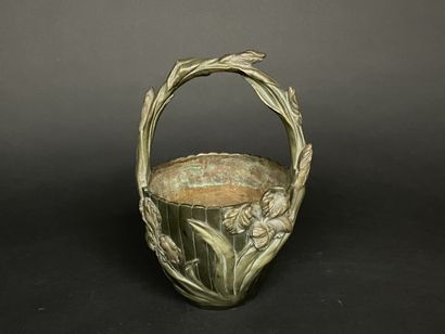 Alexandre VIBERT (1847-1909). 
Panier à décor...