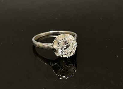 Solitaire en platine, serti d'une diamant...