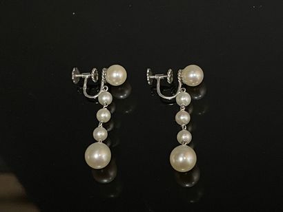 Paire de boucles d'oreille, fermoir à vis...