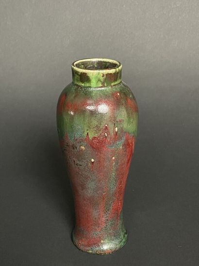 Pierre-Adrien DALPAYRAT (1844-1910)
Vase...
