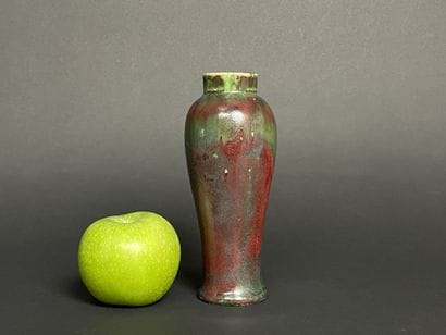 Pierre-Adrien DALPAYRAT (1844-1910)
Vase...
