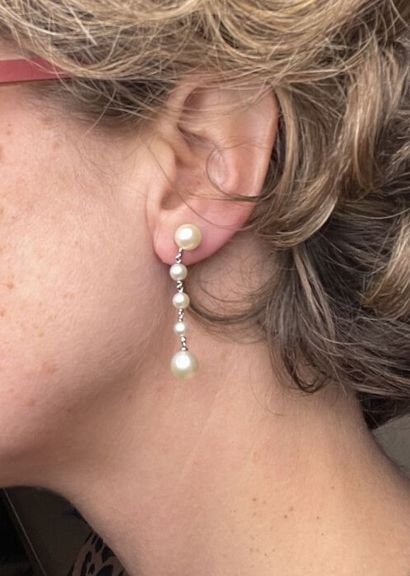 Paire de boucles d'oreille, fermoir à vis...