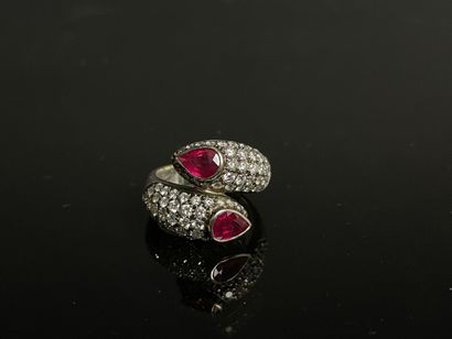 Bague serpent en or gris, pavée de diamants,...