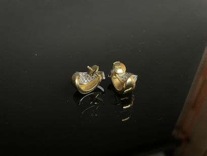 Paire de boucles d'oreille, or jaune et or...