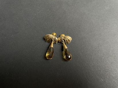 Paire de pendants d'oreille en or et citrine...