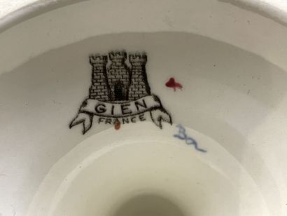 GIEN Milieu XX°
Paire de grands vases à anses...