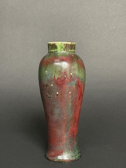 Pierre-Adrien DALPAYRAT (1844-1910)
Vase...