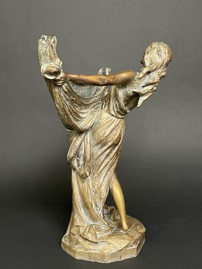Grand miroir de table: Femme drapée au miroir....