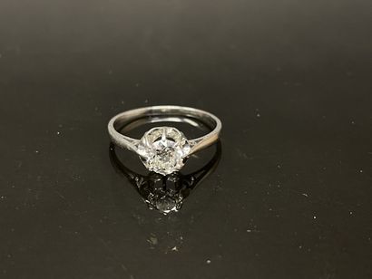 Solitaire en platine, serti d'un diamant...