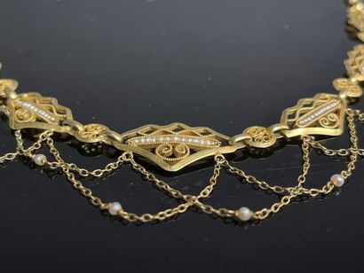 Collier ras de cou maille draperie, avec...