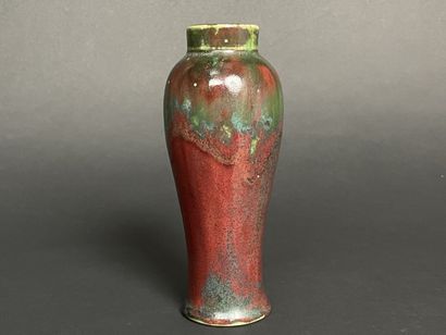 Pierre-Adrien DALPAYRAT (1844-1910)
Vase...