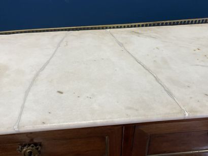 Bureau à cylindre formant commode en acajou...