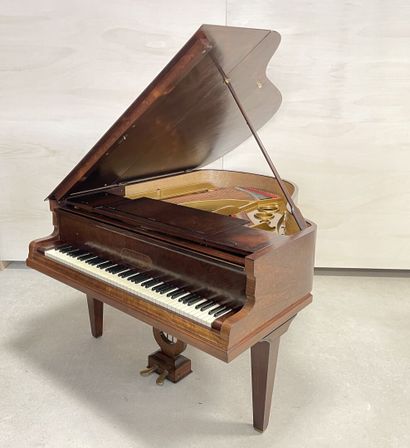 FOCKÉ Piano crapaud en placage de palissandre....