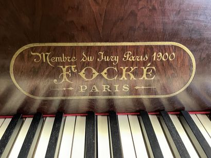 FOCKÉ Piano crapaud en placage de palissandre....