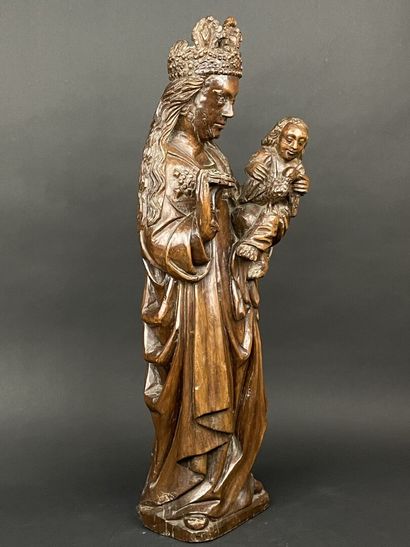 Vierge en chêne sculpté.
XVII°
H: 71 cm
...