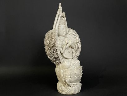 Grande sculpture en porcelaine blanche de...