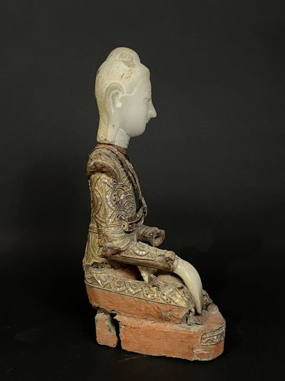 Bouddha Sakyamuni
Bouddha en albâtre, bois...