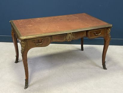 Bureau plat en frisage de satiné, plateau...