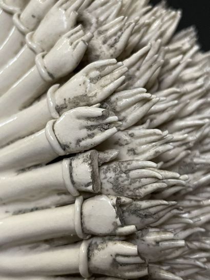 Grande sculpture en porcelaine blanche de...