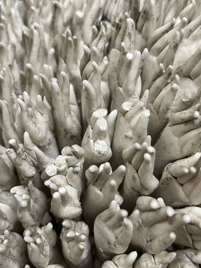 Grande sculpture en porcelaine blanche de...