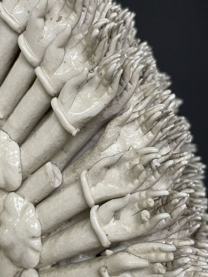Grande sculpture en porcelaine blanche de...
