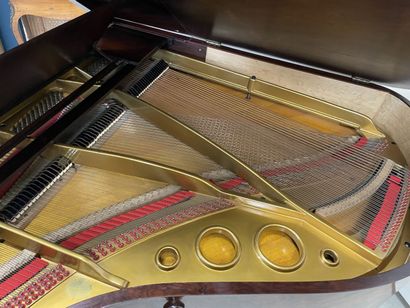 FOCKÉ Piano crapaud en placage de palissandre....