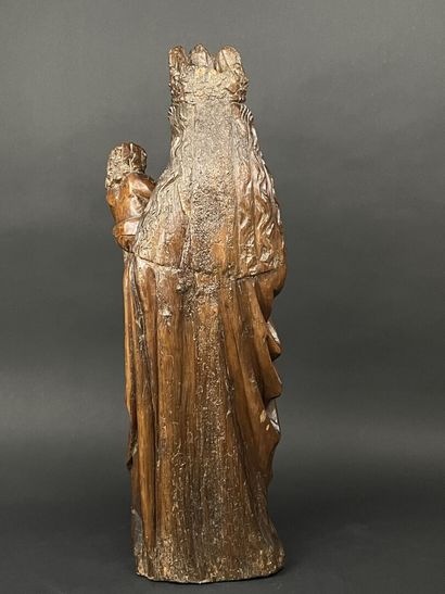 Vierge en chêne sculpté.
XVII°
H: 71 cm
...
