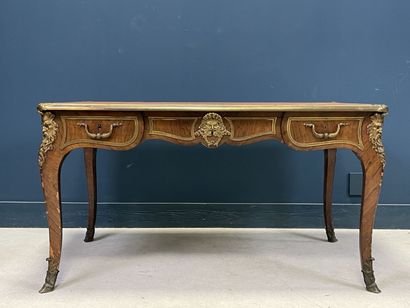 Bureau plat en frisage de satiné, plateau...