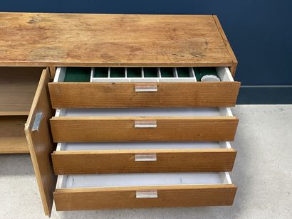 Buffet en enfilade, en placage de teck et...