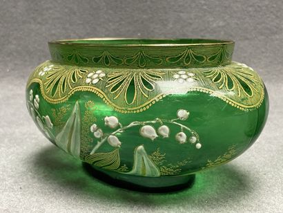LEGRAS vers 1900. 
Garniture comprenant une...