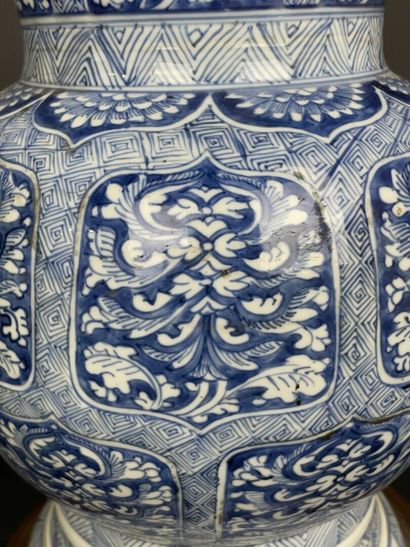 Chinese porcelain vase, mounted as a lamp...