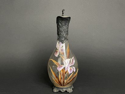 Aiguière en verre à décor émaillé d'iris,...