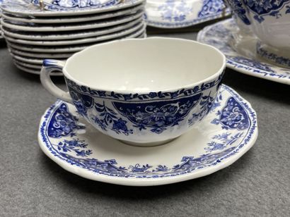 GIEN Service de table en faïence modèle Delft,...