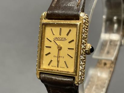JAEGER Montre de dame en or, soulignée de...