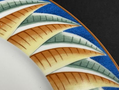 LALIQUE modèle soleil.
Deux plats en porcelaine...