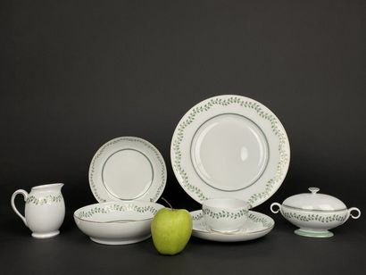 LALIQUE Partie de service à café 